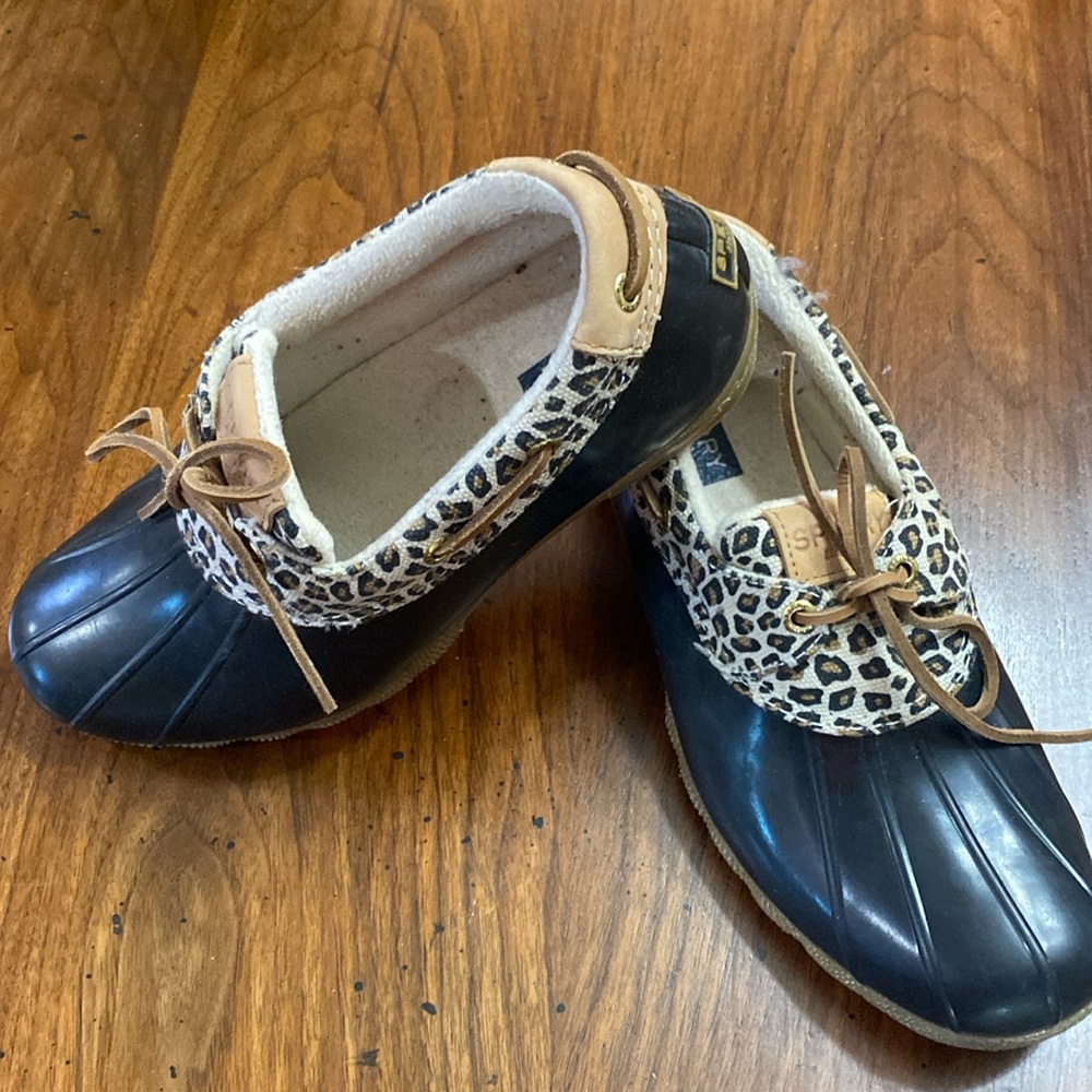 Sperry Saltwater rain shoe, excellent condition, leopard and black, size 9.5